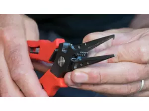 Fox Rage Kleště Belt Pliers 18.5cm