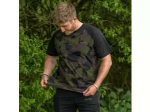 Avid Carp Tričko Distortion Camo Lite T-Shirt AKCE