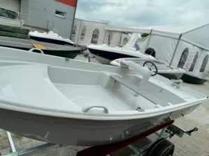 BOAT007 motorový člun DM 430 Lux