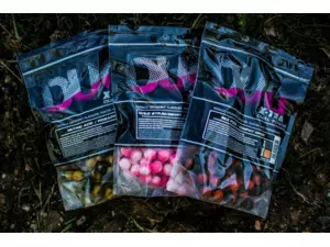 LK Baits DUO X-Tra Boilies Wild Strawberry/Carp Secret