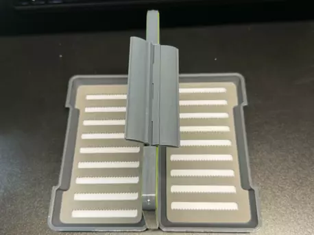 TRAPER Krabička na mušky waterproof quad L