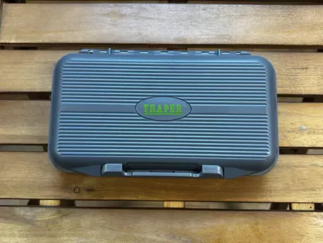 TRAPER Krabička na mušky waterproof dry fly with compartments