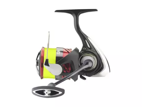 Daiwa Naviják 23 Ninja LT 4000-C + šňůra JB4 0,25MM AKCE
