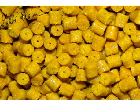 LK Baits Kukuřičné Pelety - Corn Pellets 1kg, 8mm