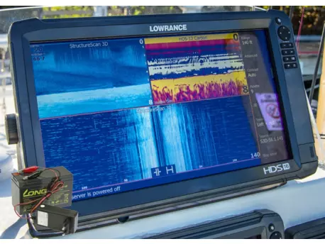 Lowrance HDS-16 Carbon + sonda TotalScan + baterie a nabíječka ZDARMA