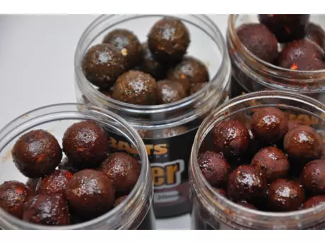 rybářské boilies MIKBAITS Gangster v dipu 250ml